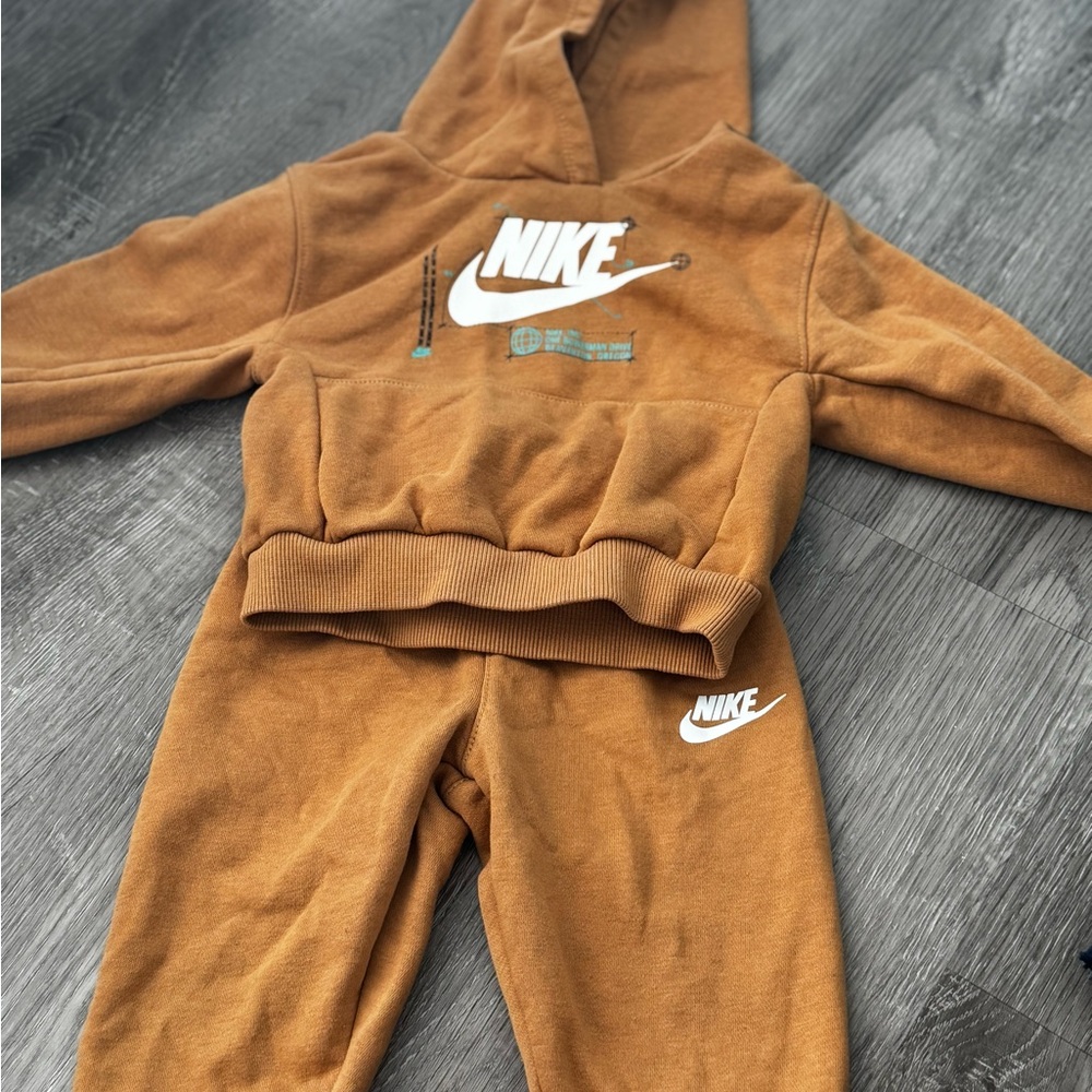 Nike Brown Hoodie and Sweatpants Set
